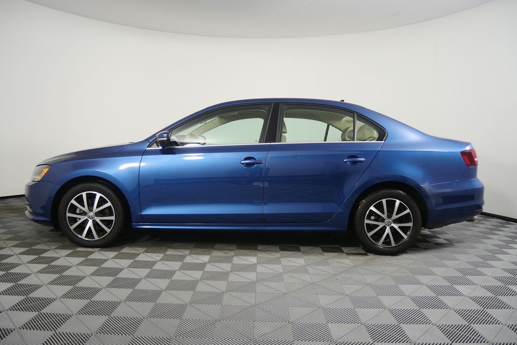 Thumbnail: 2017 Volkswagen Jetta - 6