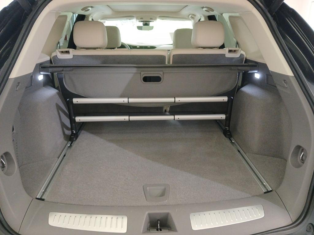used 2020 Cadillac XT5 car, priced at $26,350