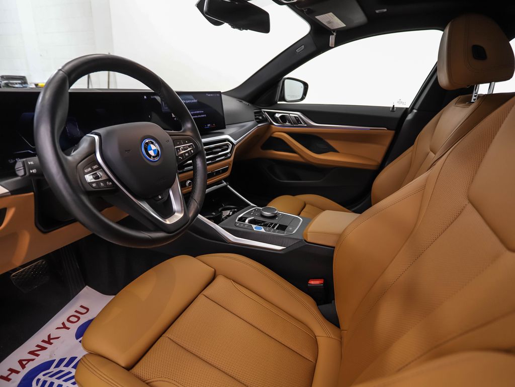 Thumbnail: 2023 BMW i4 - 10