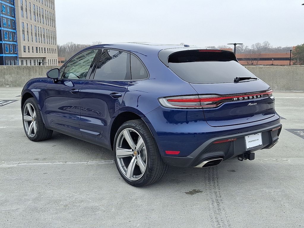 Thumbnail: 2026 Porsche Macan - 10