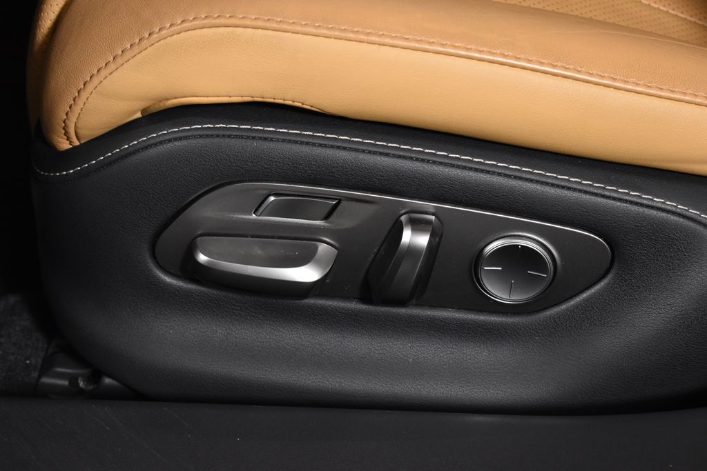 Thumbnail: 2022 Lexus LS - 28