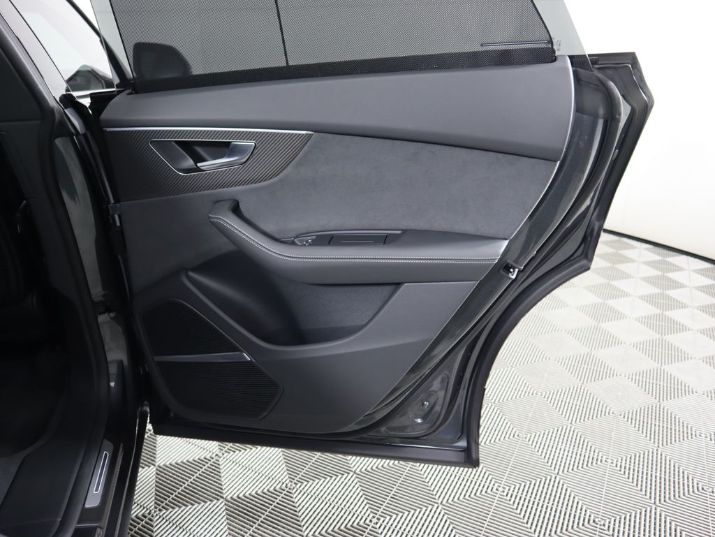 Thumbnail: 2024 Audi SQ8 - 28