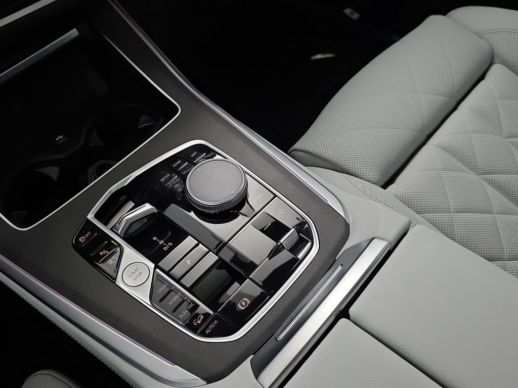 New 2026 Alpine White BMW xDrive50e image 25