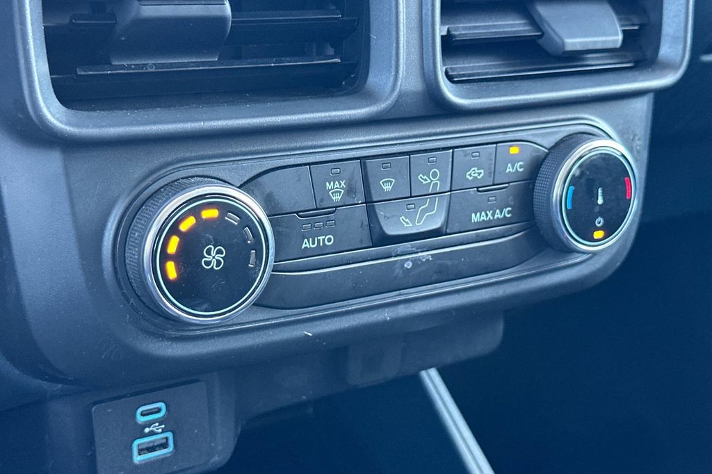 2023 Ford Maverick XL photo