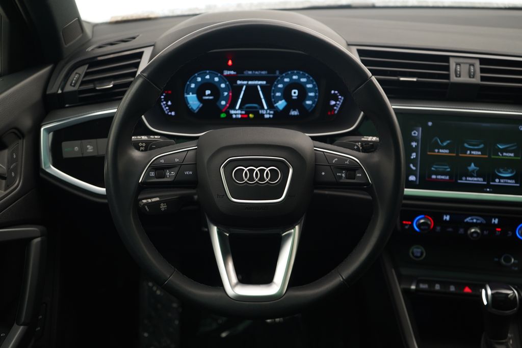 Thumbnail: 2023 Audi Q3 - 9
