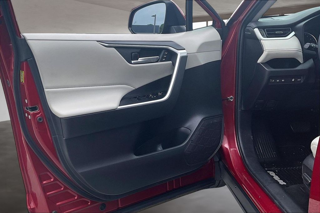 Used 2020 Toyota RAV4 SUV