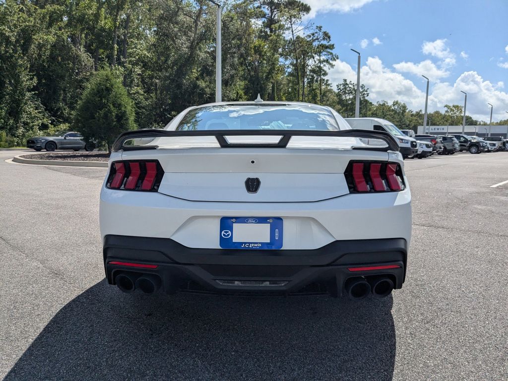 2025 Ford Mustang Dark Horse