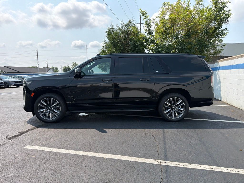 Thumbnail: 2022 Cadillac Escalade - 2
