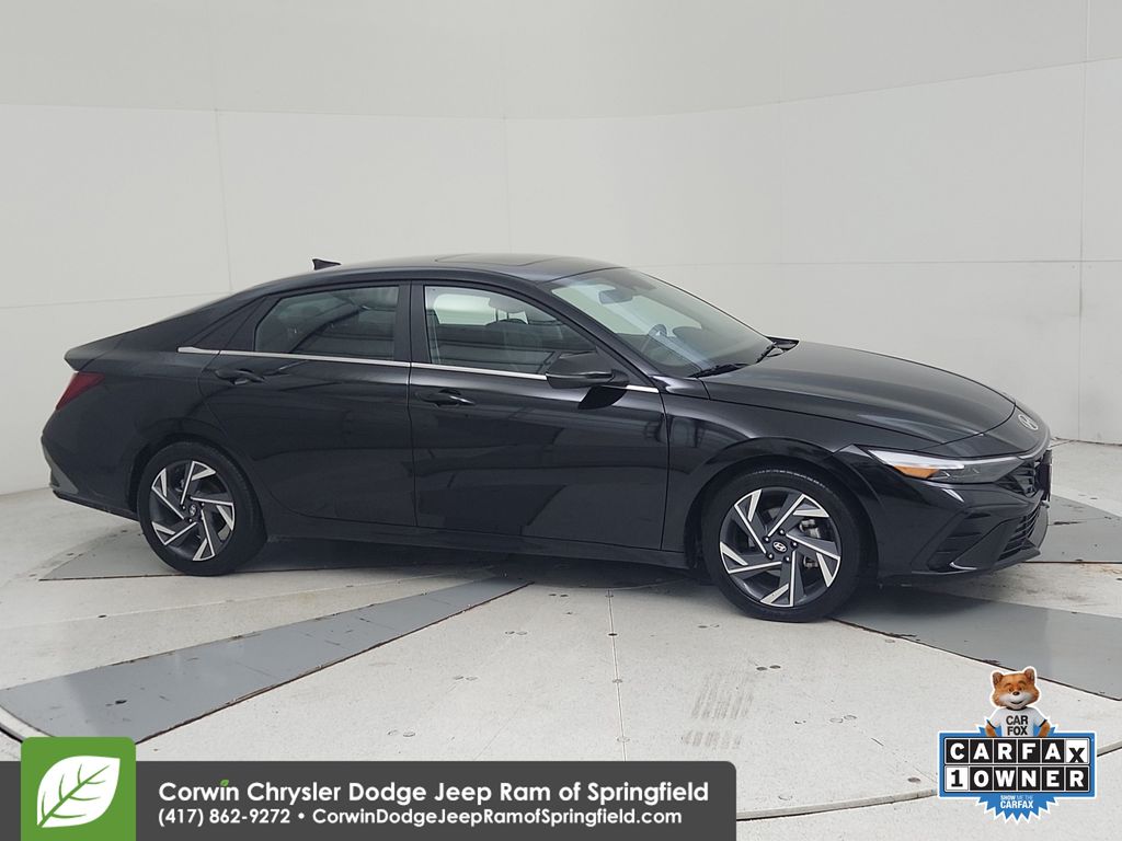 Abyss Black 2025 Hyundai Elantra Sedan Front-Wheel Drive Continuously Variable Transmission