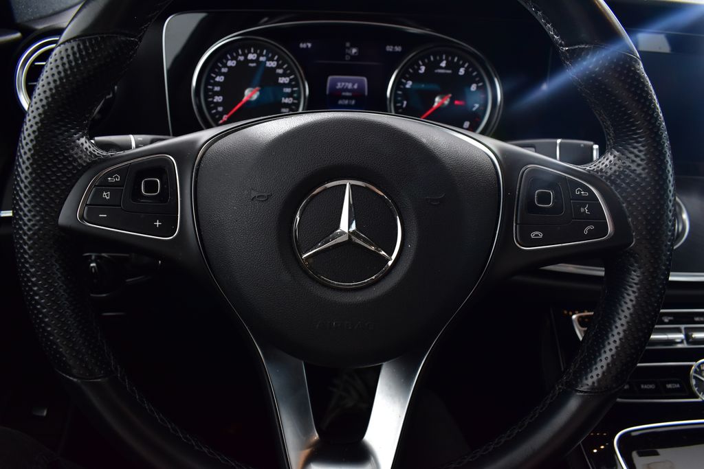 Thumbnail: 2017 Mercedes-Benz E-Class - 16