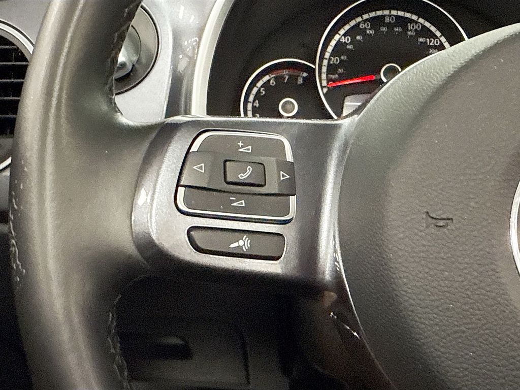 Thumbnail: 2013 Volkswagen Beetle - 19