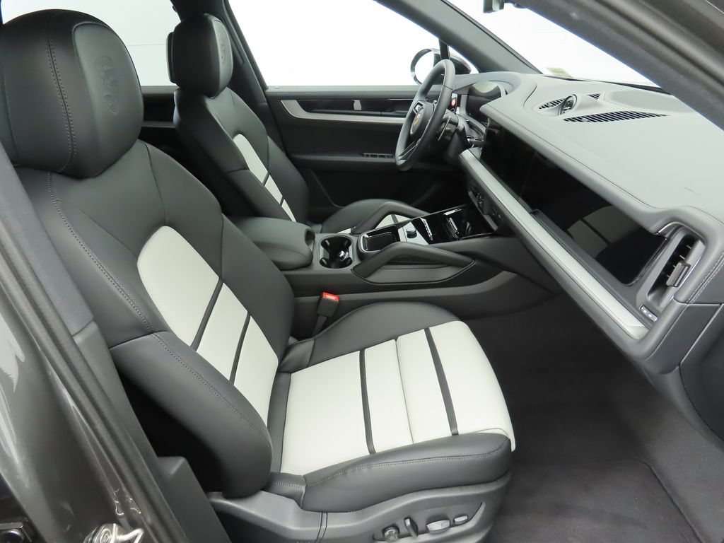 Thumbnail: 2025 Porsche Cayenne - 22