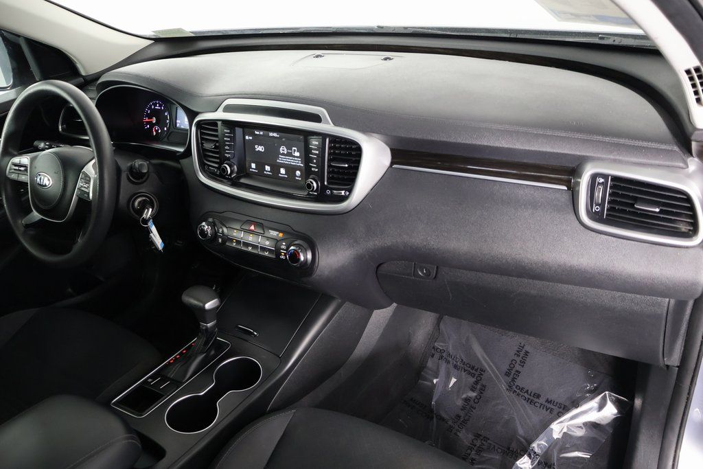 Thumbnail: 2020 Kia Sorento - 9
