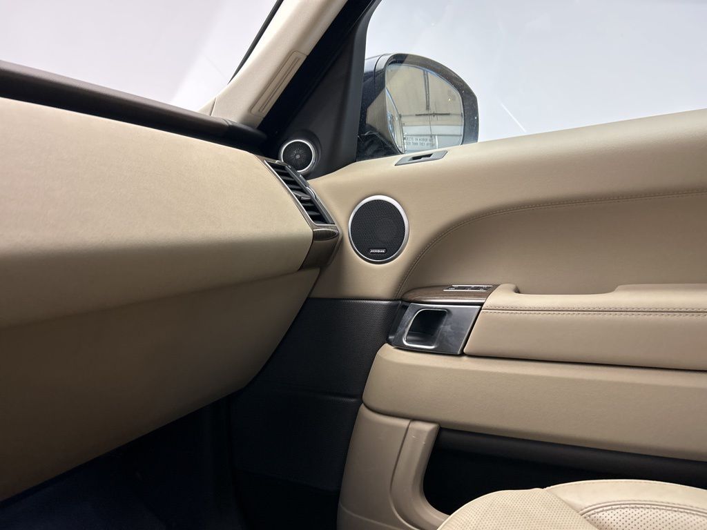 Thumbnail: 2017 Land Rover Range Rover Sport - 21