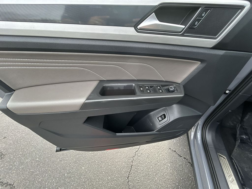 Thumbnail: 2022 Volkswagen Atlas - 13