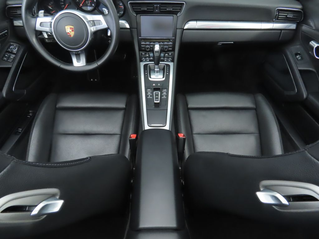 Thumbnail: 2016 Porsche 911 - 25