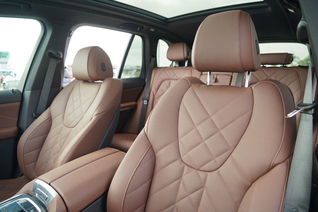 Thumbnail: 2026 BMW X5 - 14