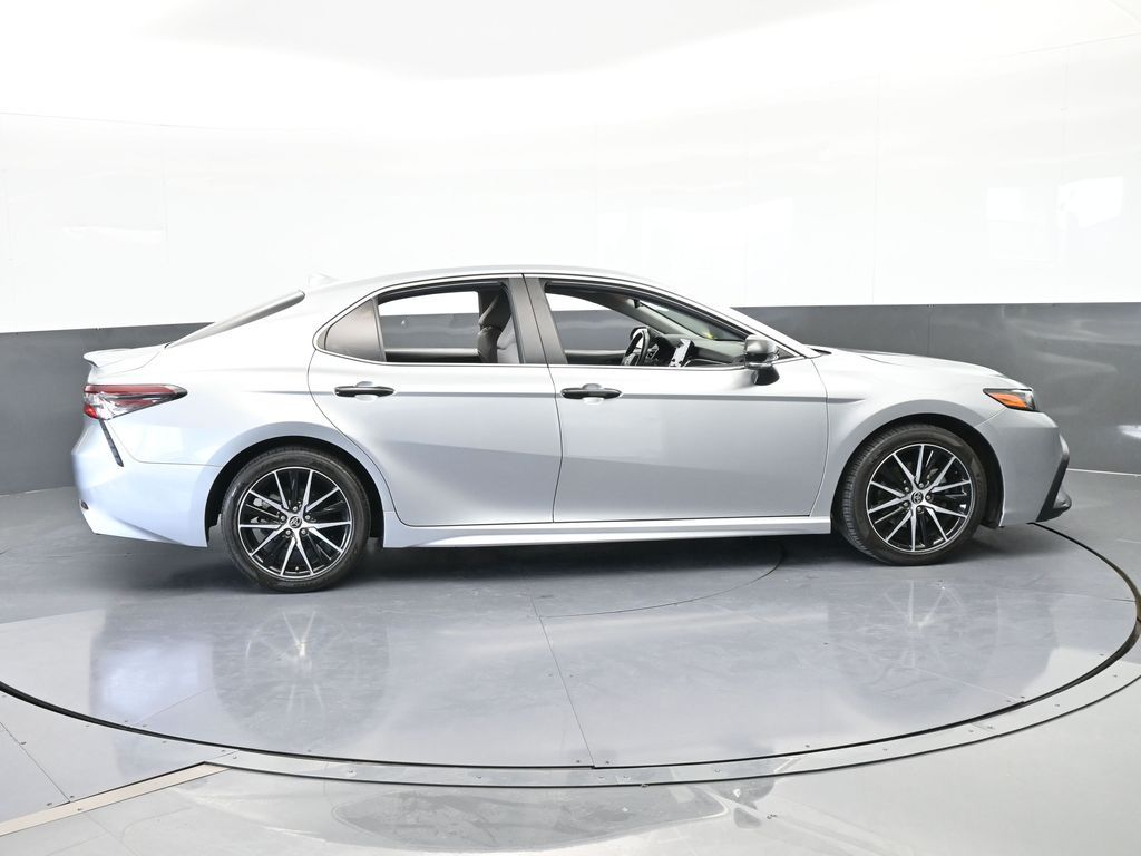 Used 2022 Silver Toyota SE image 7