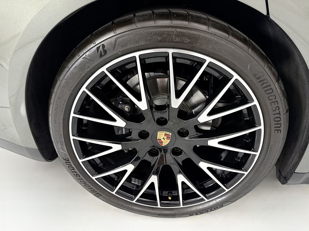 Thumbnail: 2025 Porsche Panamera - 32