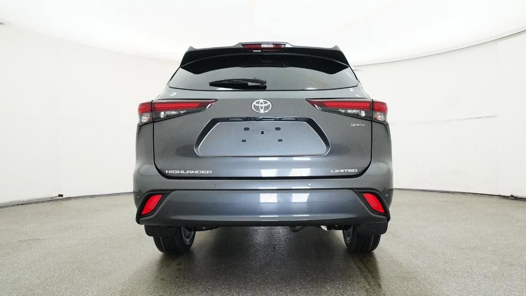 Thumbnail: 2025 Toyota Highlander - 17