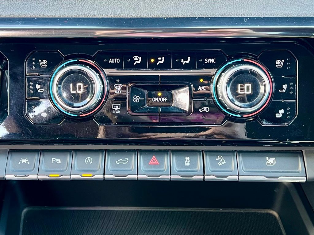 2023 GMC Sierra 1500 AT4 photo