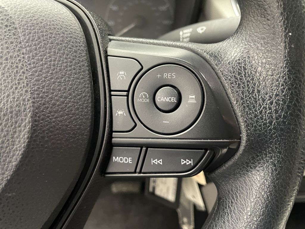 Thumbnail: 2023 Toyota Corolla Cross - 29