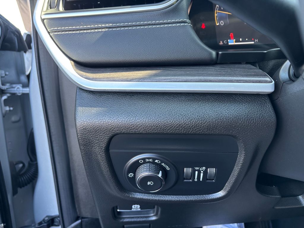 Used Car 2024 Jeep Grand Cherokee  Limited For Sale Under $40,000 In Austin, Texas