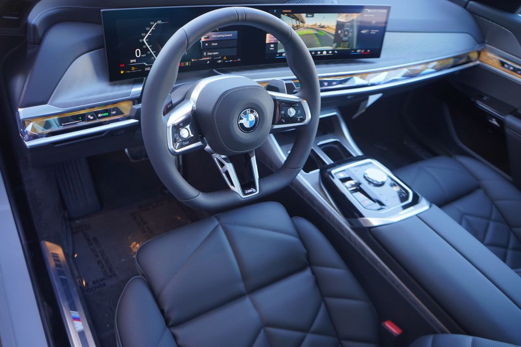 2025 BMW 7 Series 740i 12