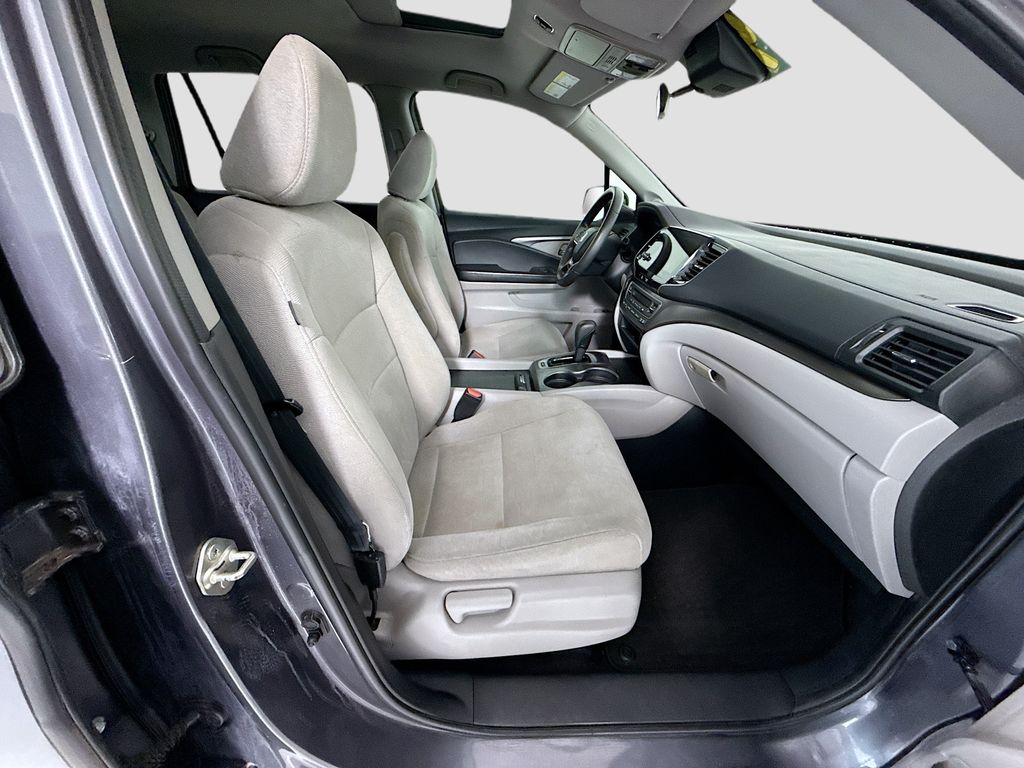 Thumbnail: 2020 Honda Pilot - 20