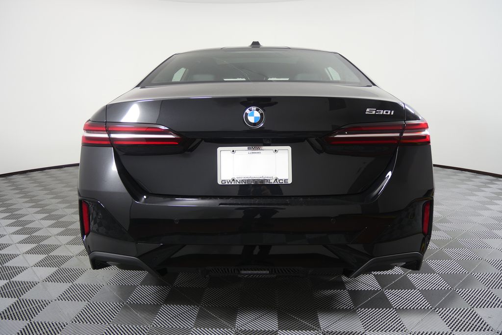 Thumbnail: 2026 BMW 5 Series - 4