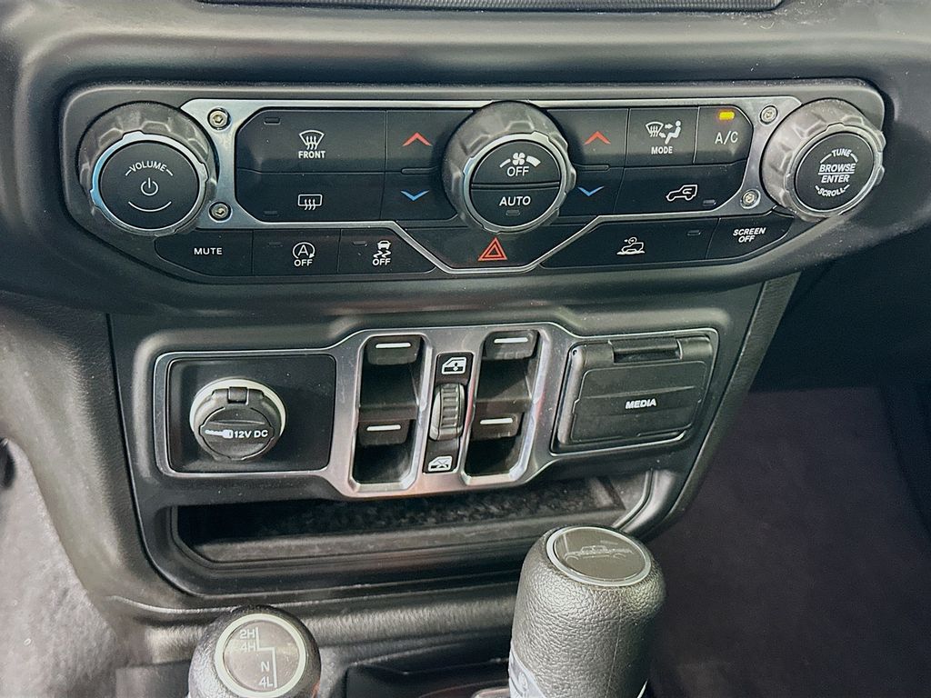 2022 Jeep Gladiator Overland 16