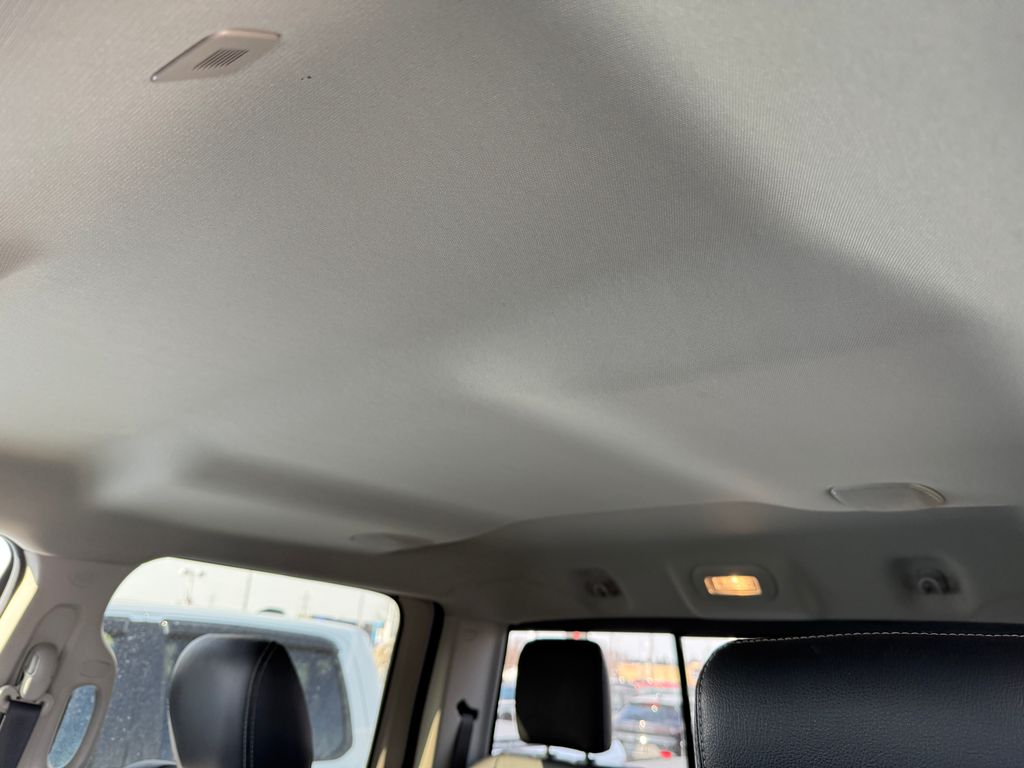 Used 2018 White Ram Laramie image 43