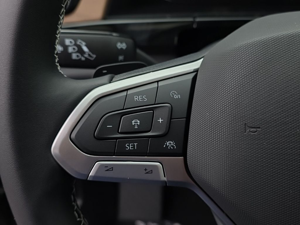 2026 Volkswagen Atlas 2.0T SE w/Technology Green at Sutliff Volkswagen