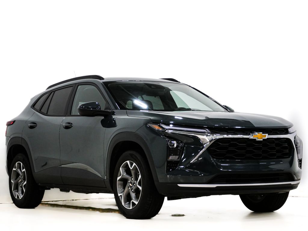2025 Chevrolet Trax LT FWD
