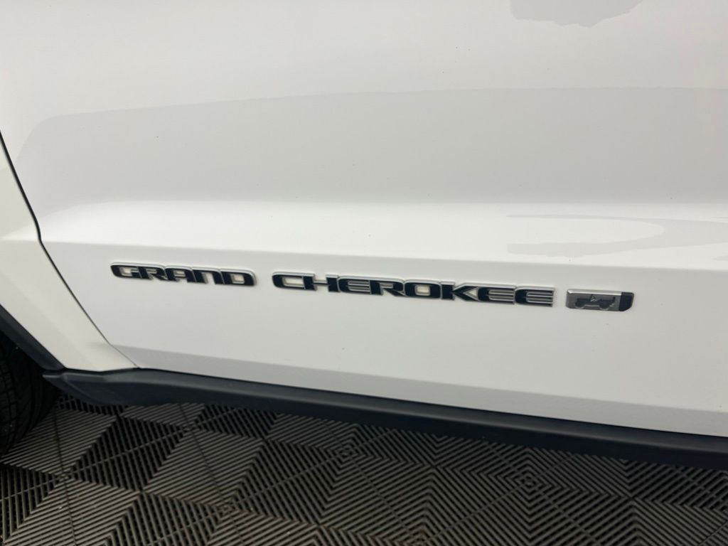 Thumbnail: 2022 Jeep Grand Cherokee - 13