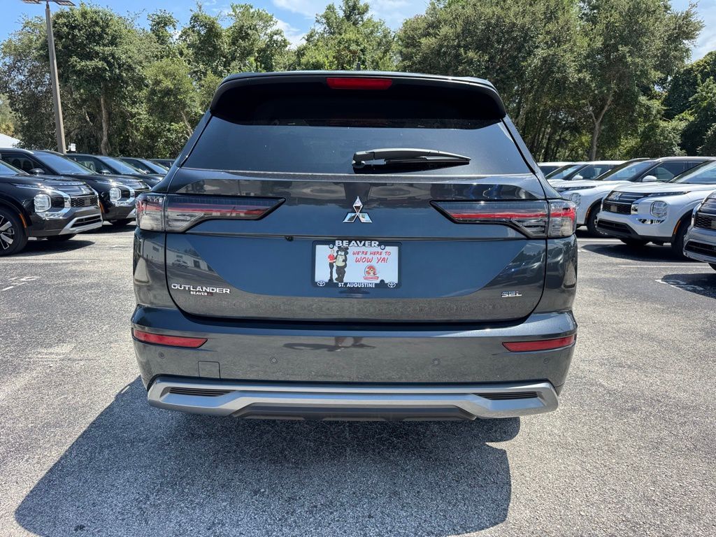 2025 Mitsubishi Outlander SEL photo 4