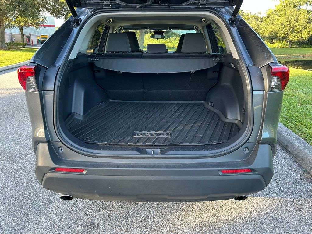 Thumbnail: 2021 Toyota RAV4 - 10