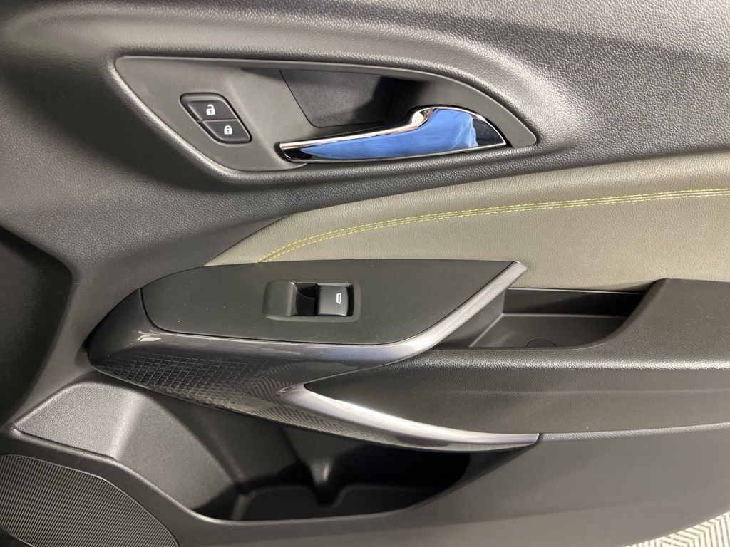 Thumbnail: 2025 Chevrolet Trax - 10