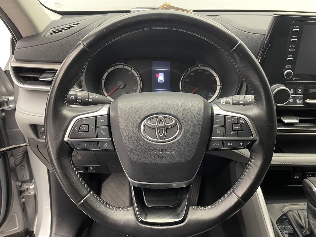 2021 Toyota Highlander LE 22