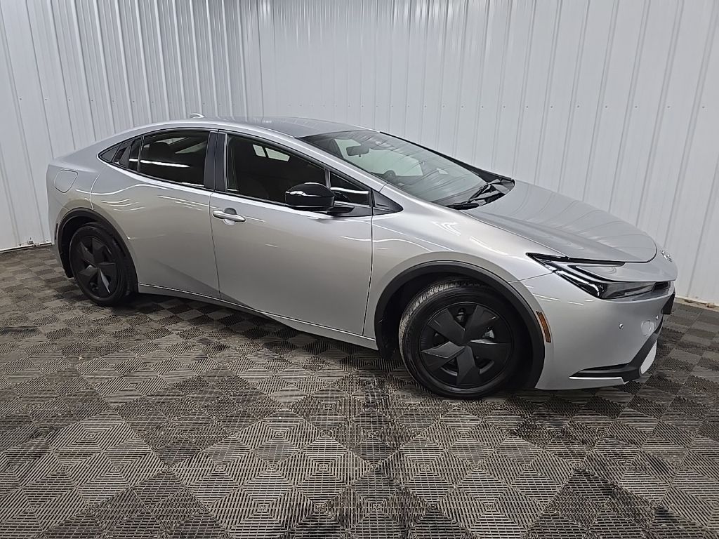 2025 Toyota Prius Plug-In Hybrid SE FWD