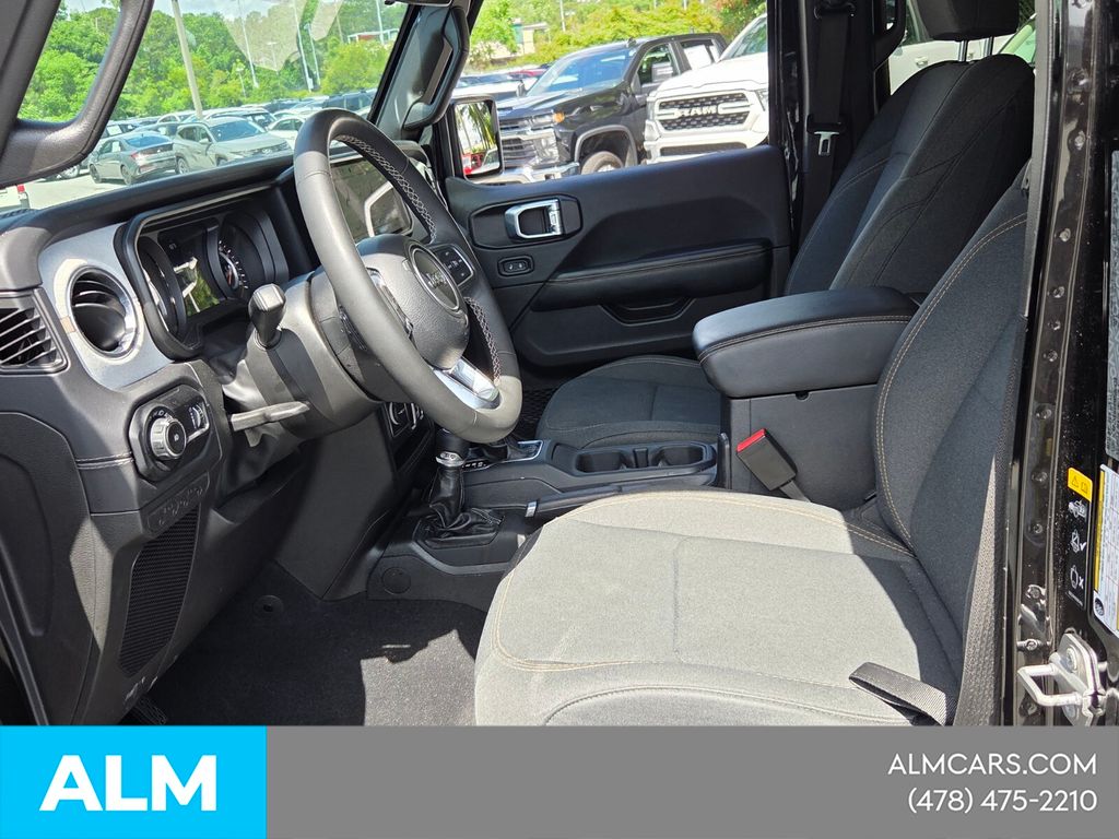 Used 2025 Black Jeep Sahara image 7