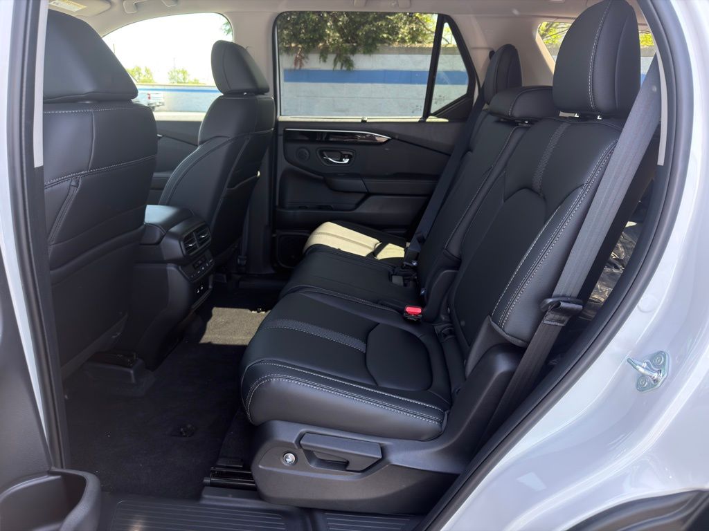 Thumbnail: 2026 Honda Pilot - 18