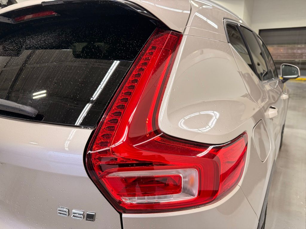 Thumbnail: 2024 Volvo XC40 - 5