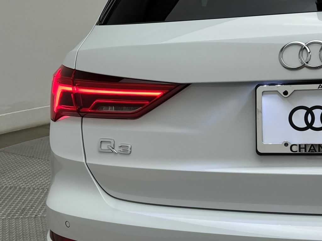 Thumbnail: 2025 Audi Q3 - 9