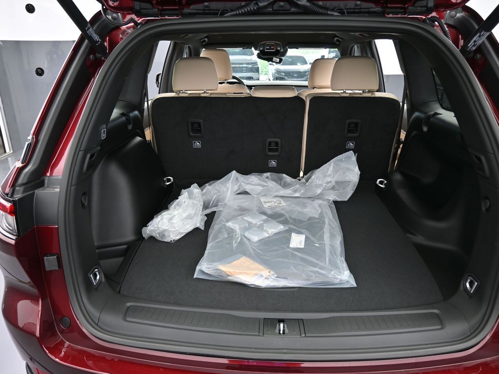 New 2025 Velvet Red Pearlcoat Jeep Limited image 32