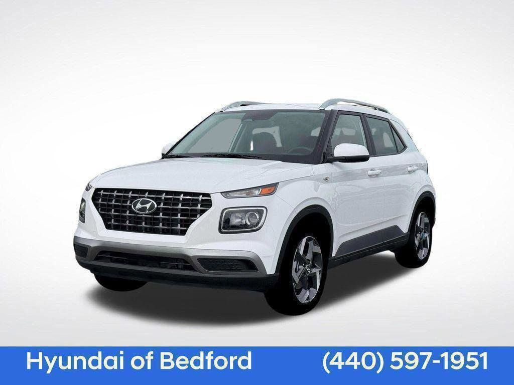 Lunar White 2026 Hyundai Venue SEL FWD SUV / Crossover Front-Wheel Drive Continuously Variable Transmission