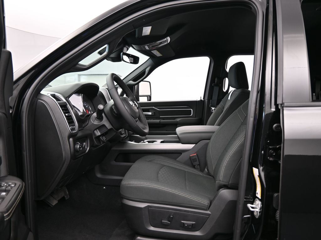 New 2026 Diamond Black Crystal Pearlcoat Ram Big Horn image 11