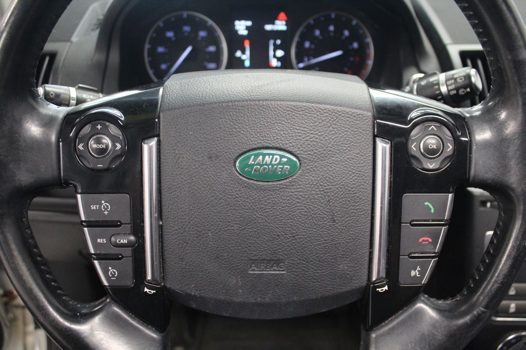 Thumbnail: 2014 Land Rover LR2 - 15