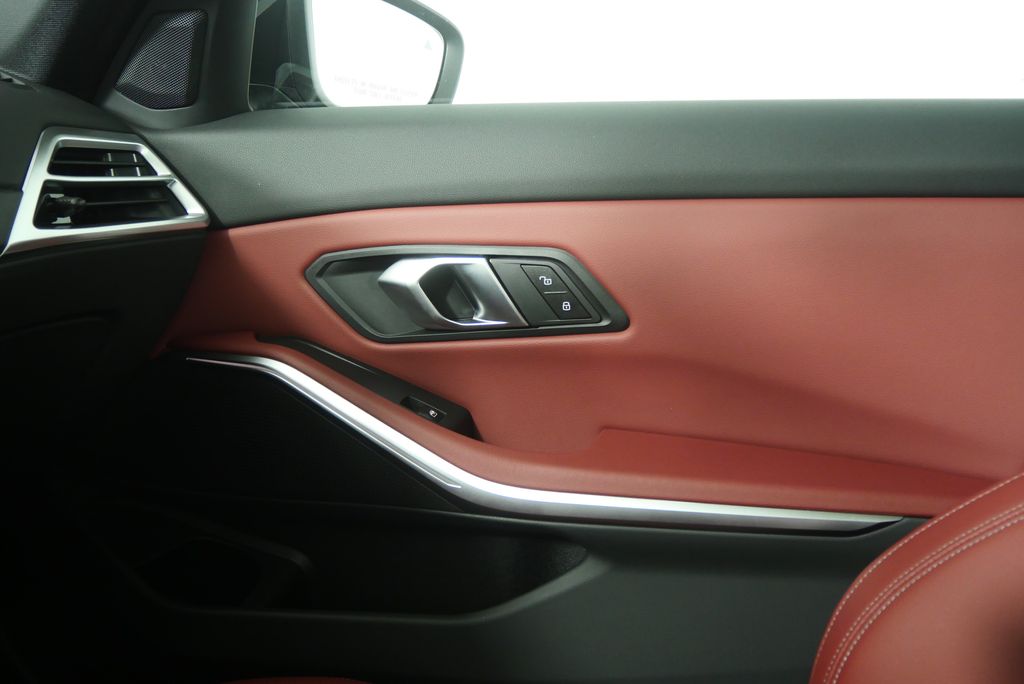 Thumbnail: 2025 BMW 3 Series - 29