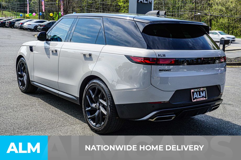 Used 2023 Gray Land Rover SE image 5